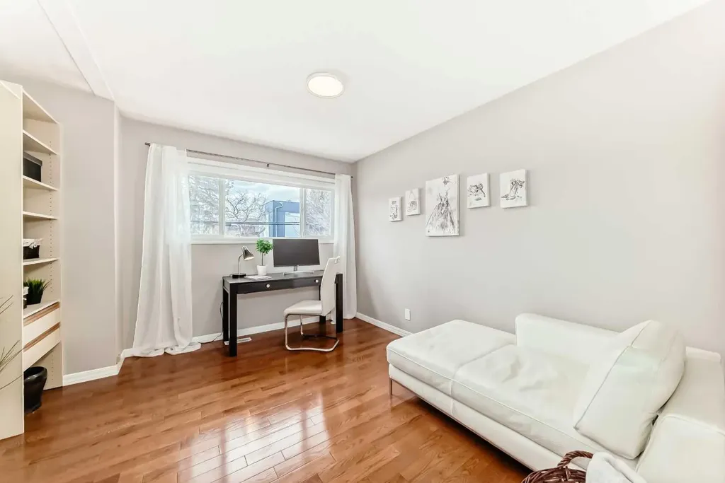 2212 4 Street NE Calgary AB T3E 4T9