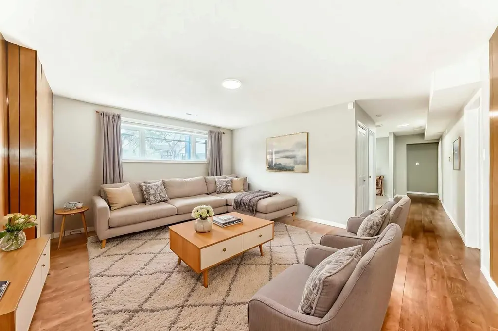 2212 4 Street NE Calgary AB T3E 4T9