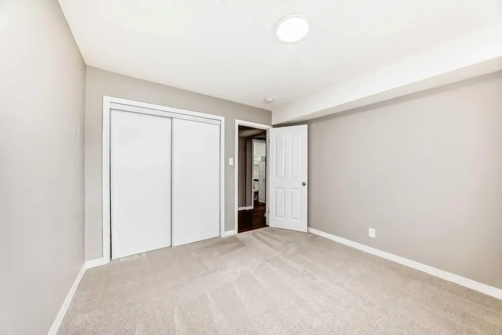2212 4 Street NE Calgary AB T3E 4T9