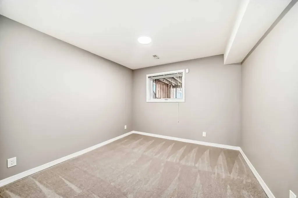 2212 4 Street NE Calgary AB T3E 4T9