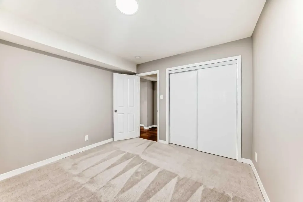2212 4 Street NE Calgary AB T3E 4T9