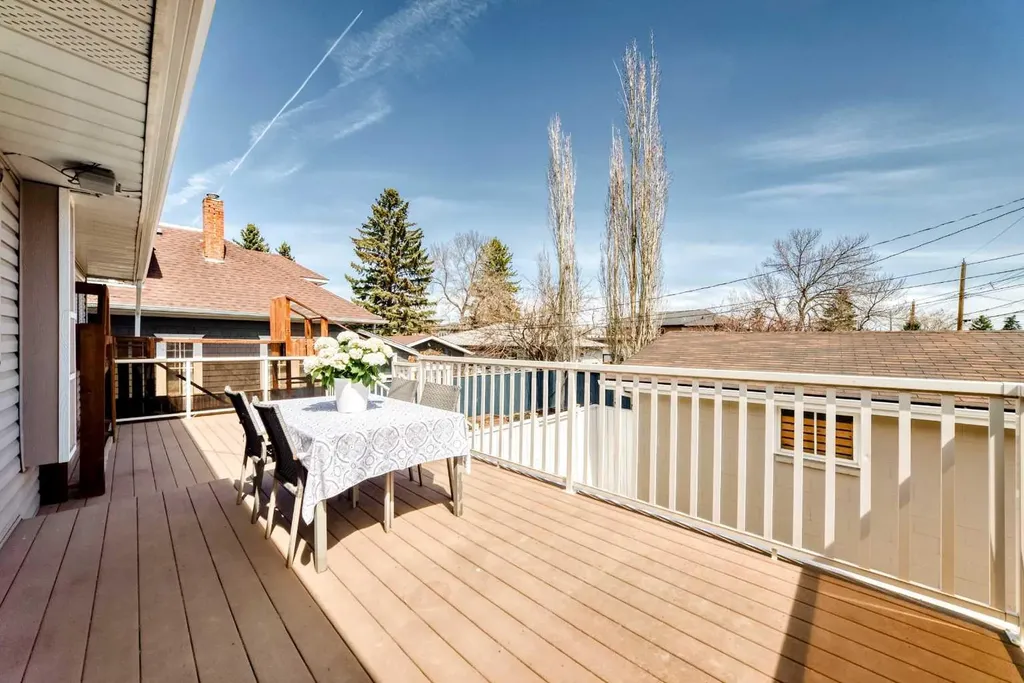 2212 4 Street NE Calgary AB T3E 4T9