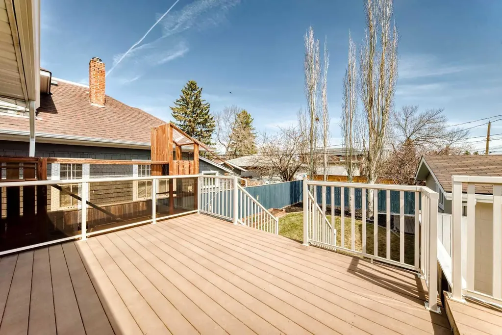 2212 4 Street NE Calgary AB T3E 4T9