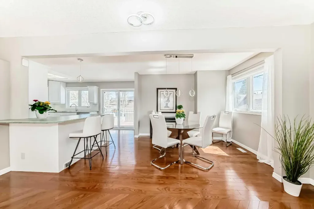 2212 4 Street NE Calgary AB T3E 4T9