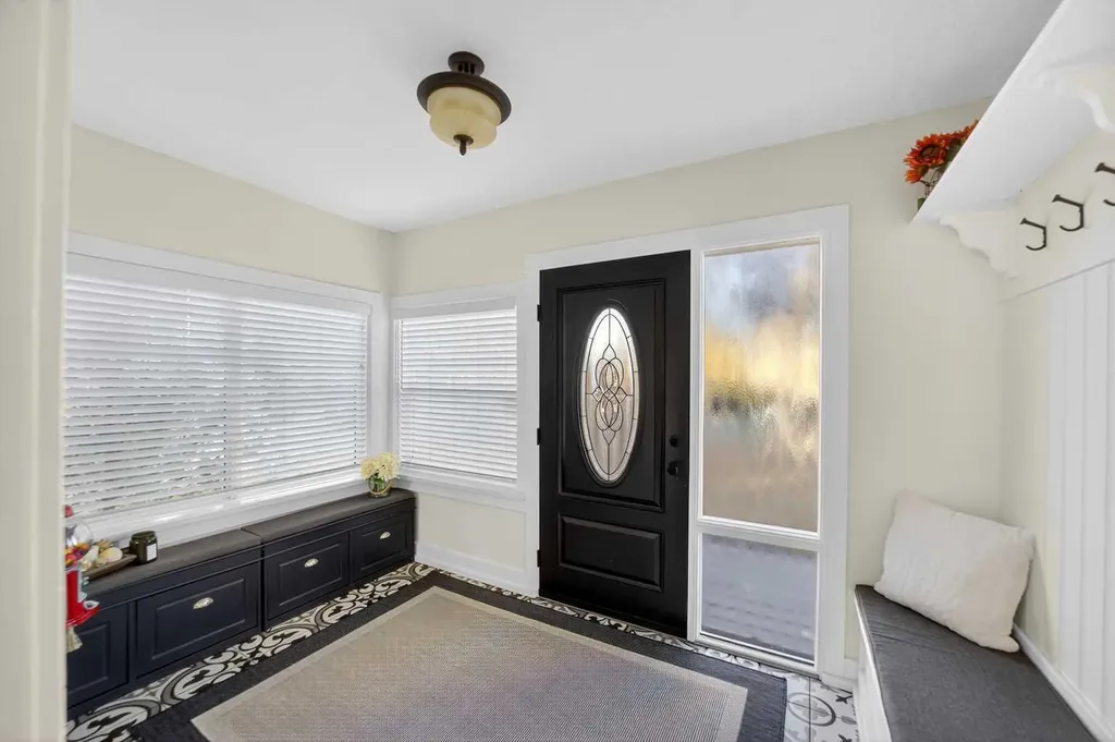 1919 14 Street Didsbury AB T0M 0W0