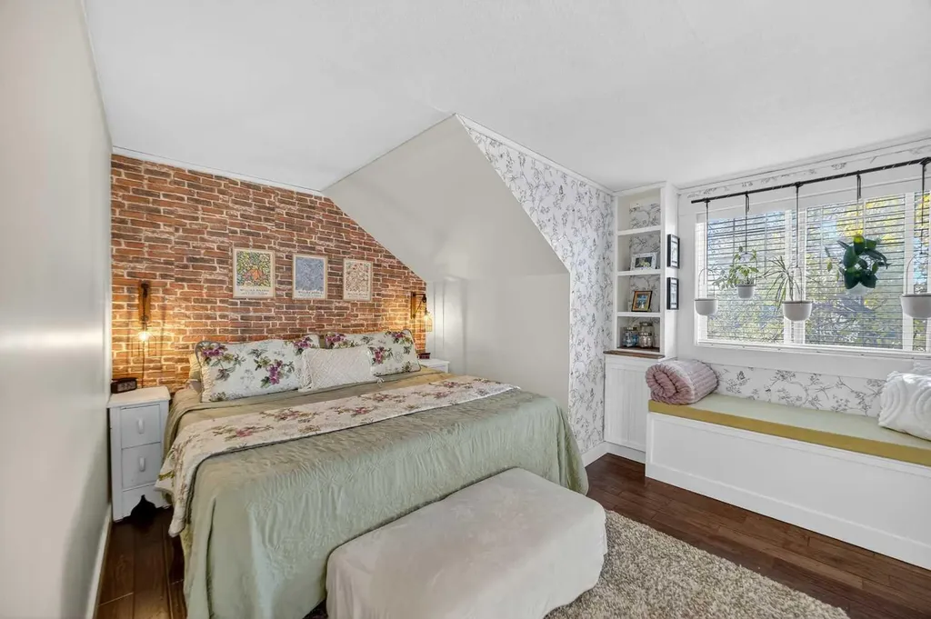 1919 14 Street Didsbury AB T0M 0W0