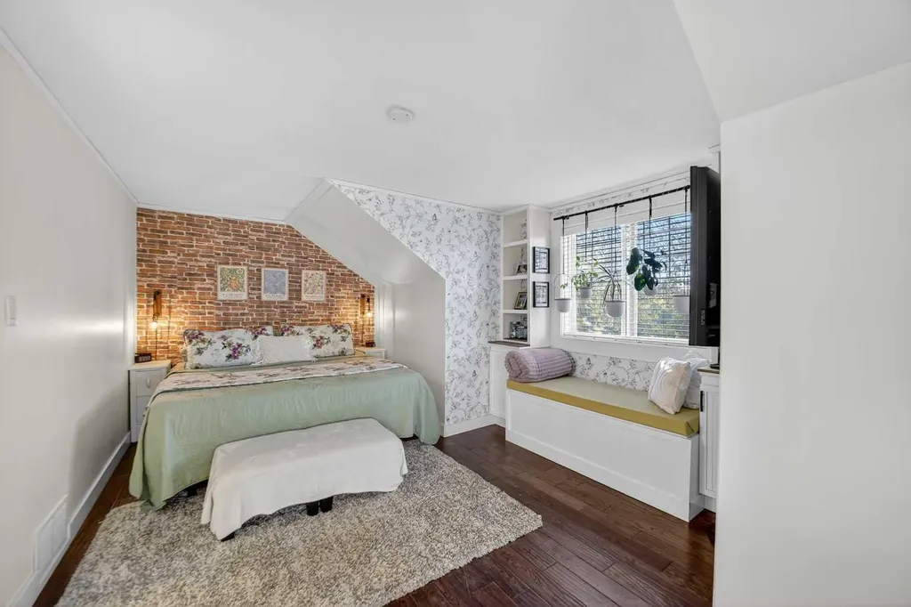 1919 14 Street Didsbury AB T0M 0W0