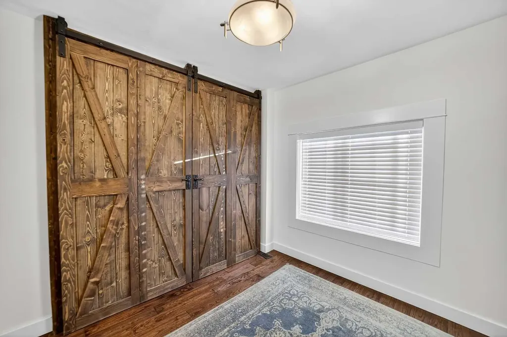 1919 14 Street Didsbury AB T0M 0W0