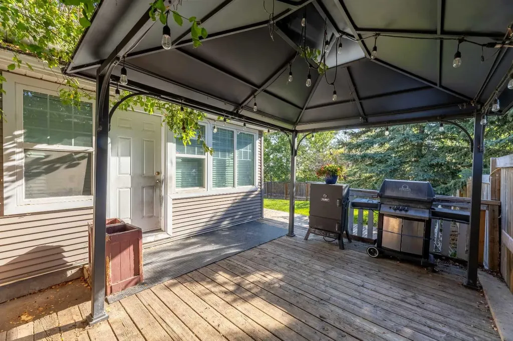 1919 14 Street Didsbury AB T0M 0W0