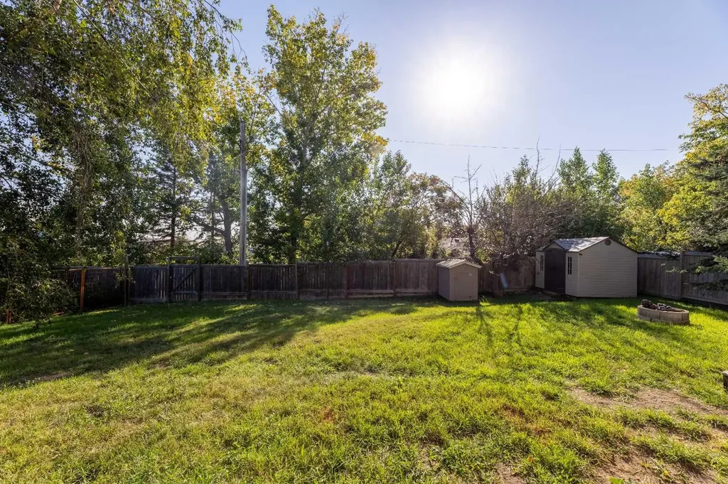 1919 14 Street Didsbury AB T0M 0W0