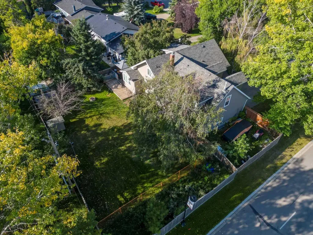 1919 14 Street Didsbury AB T0M 0W0