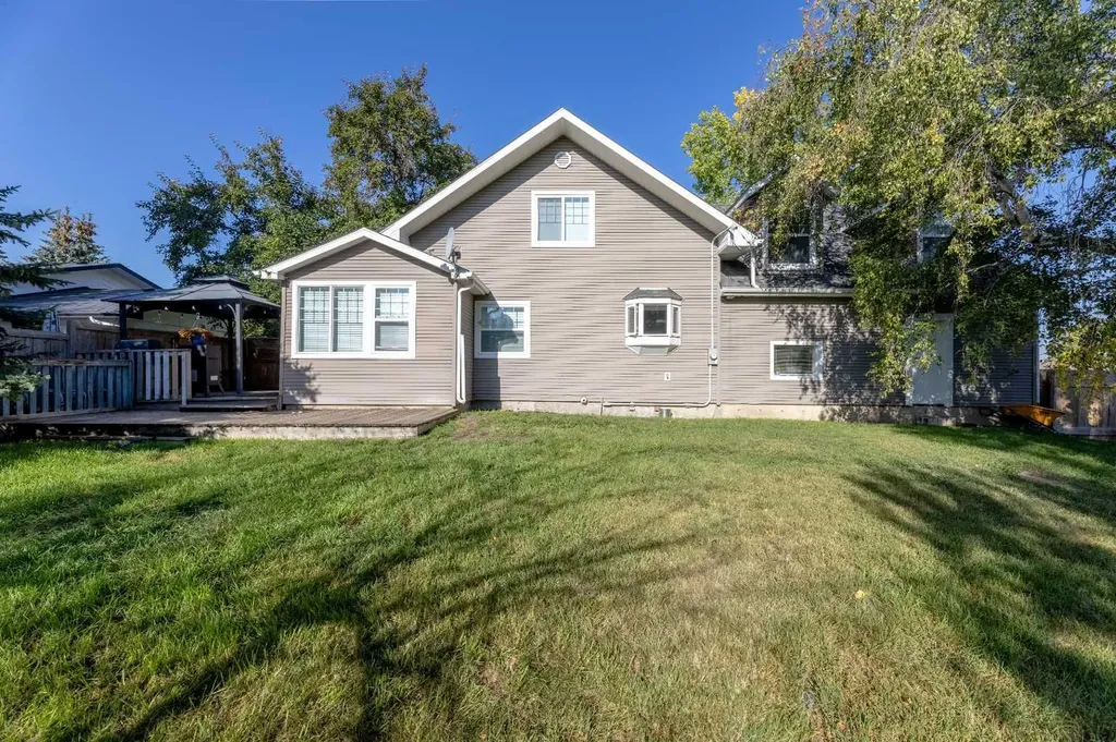 1919 14 Street Didsbury AB T0M 0W0