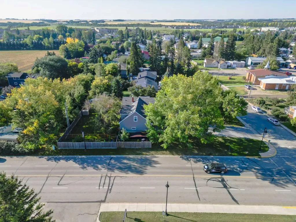 1919 14 Street Didsbury AB T0M 0W0