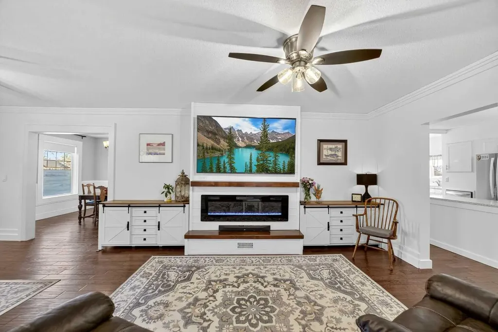 1919 14 Street Didsbury AB T0M 0W0