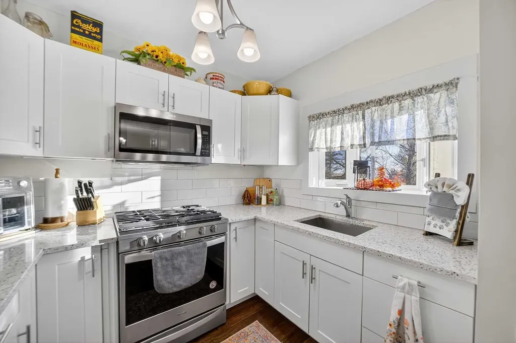 1919 14 Street Didsbury AB T0M 0W0