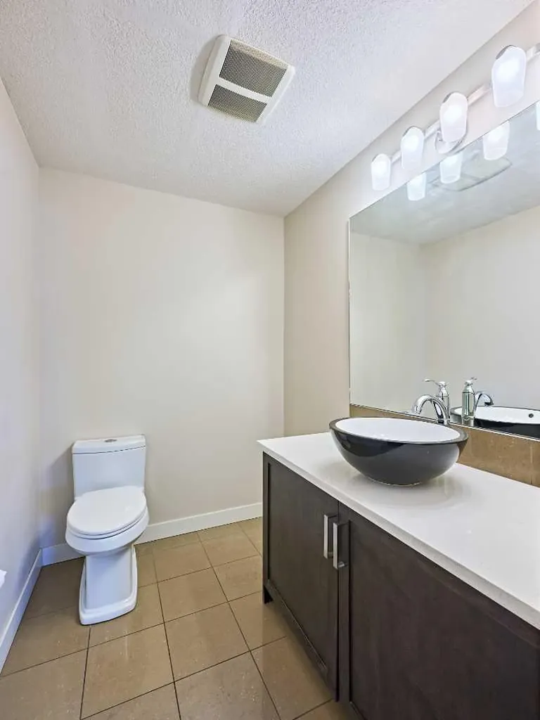 1840 Westmount Road NW Calgary AB T2N 3M5