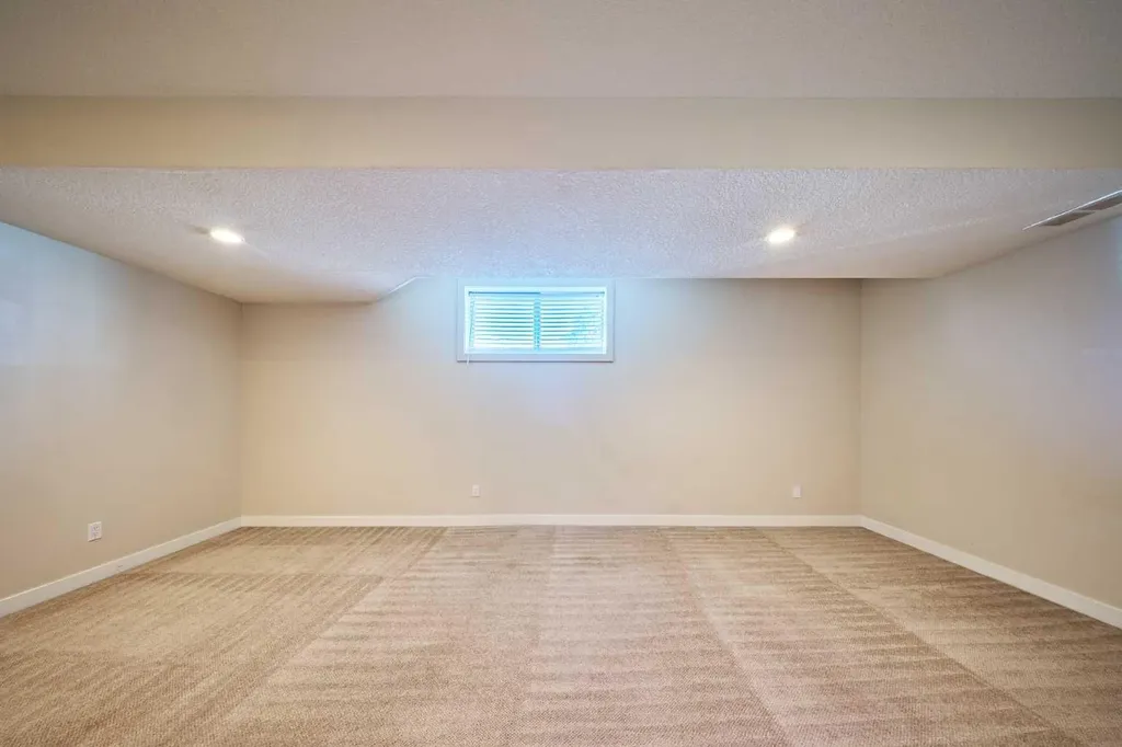 1840 Westmount Road NW Calgary AB T2N 3M5