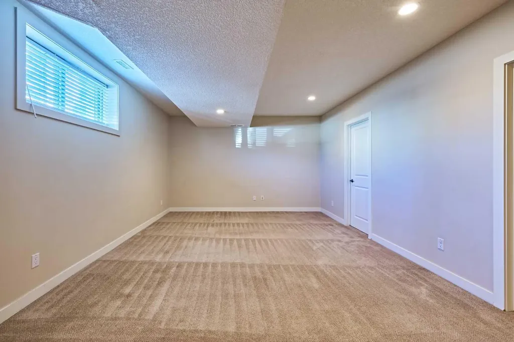 1840 Westmount Road NW Calgary AB T2N 3M5