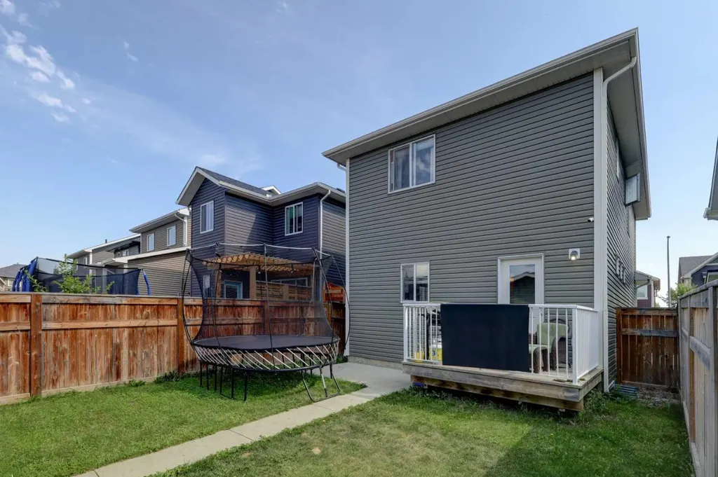 24 Fireside Burrow Cochrane AB T4C0T3