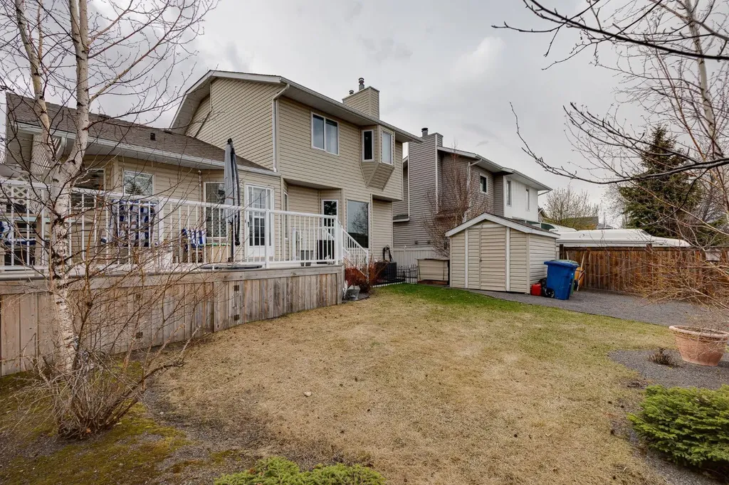 26 Tiller Place SE Airdrie AB T4A 1S6