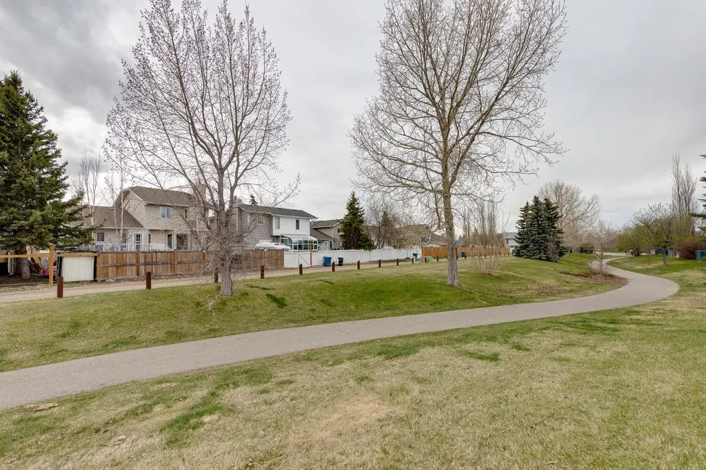 26 Tiller Place SE Airdrie AB T4A 1S6