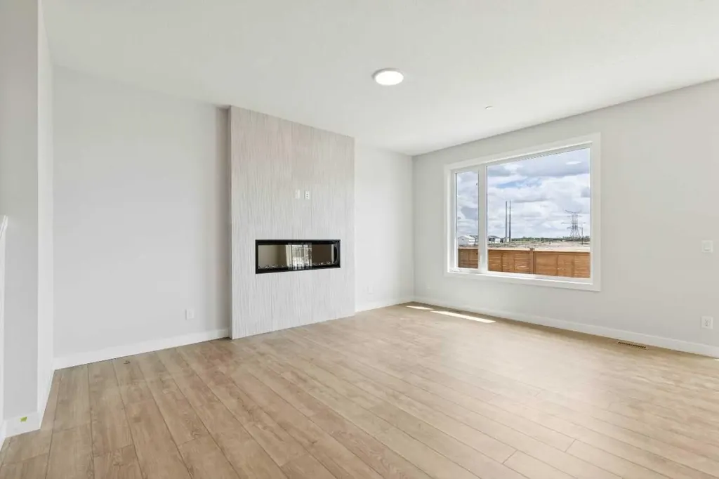 546 Hotchkiss Manor Calgary AB T3S0J9