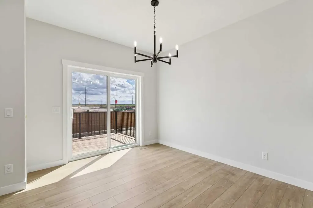546 Hotchkiss Manor Calgary AB T3S0J9