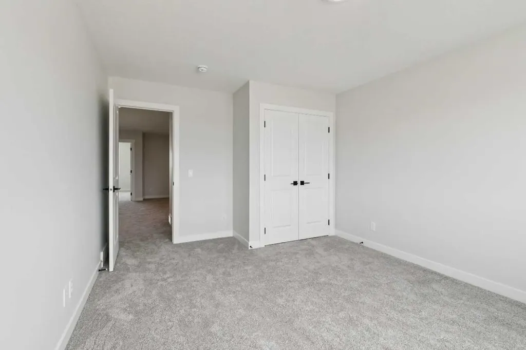 546 Hotchkiss Manor Calgary AB T3S0J9