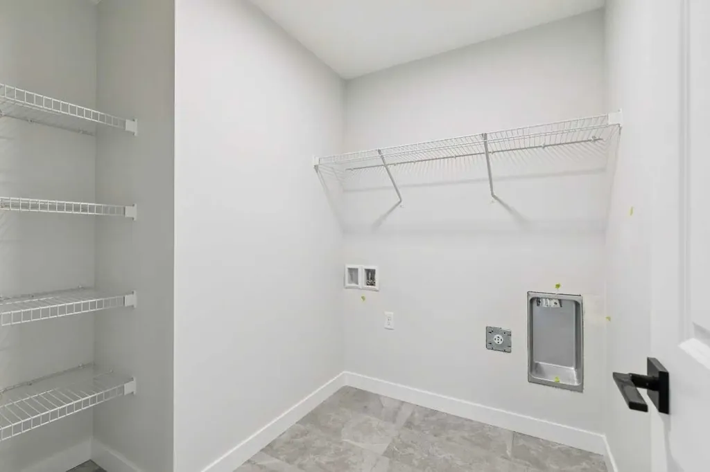 546 Hotchkiss Manor Calgary AB T3S0J9