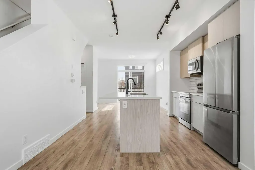 32 Walgrove Common SE Calgary AB T2X 4C2