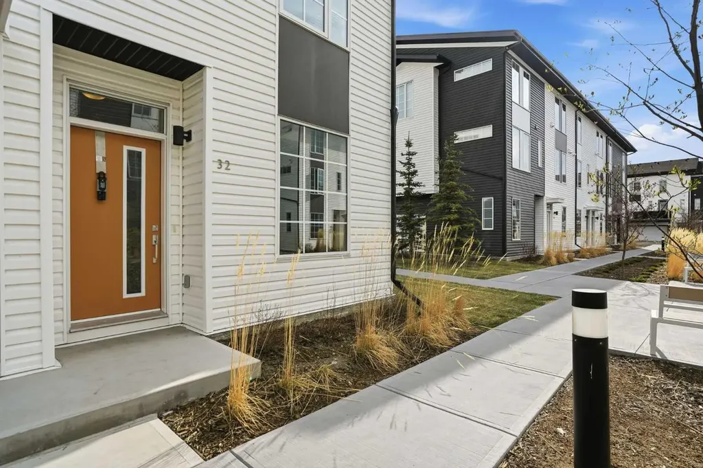 32 Walgrove Common SE Calgary AB T2X 4C2