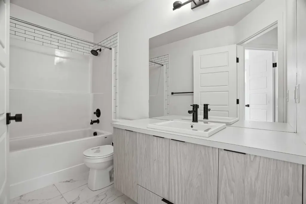 32 Walgrove Common SE Calgary AB T2X 4C2