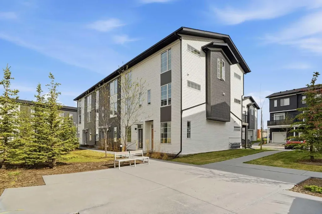 32 Walgrove Common SE Calgary AB T2X 4C2