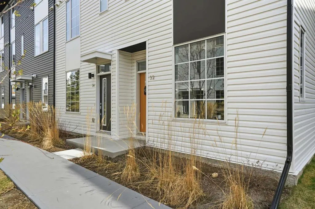 32 Walgrove Common SE Calgary AB T2X 4C2
