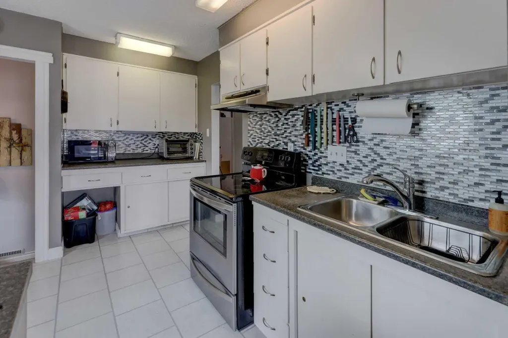 261 2 Avenue W Drumheller AB T0J 0Y4
