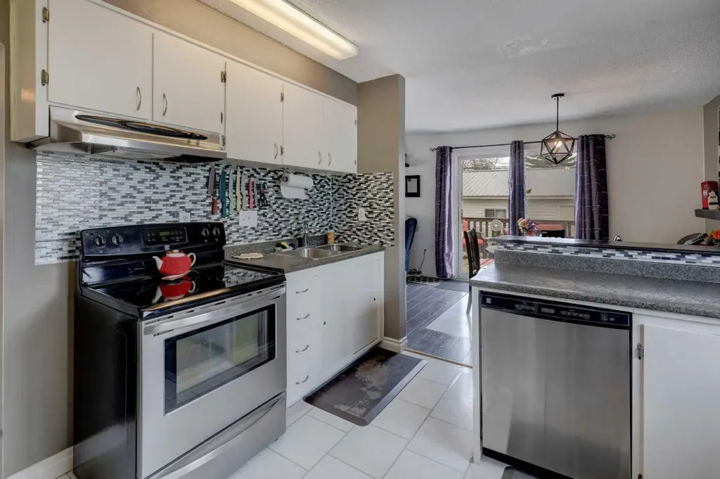 261 2 Avenue W Drumheller AB T0J 0Y4