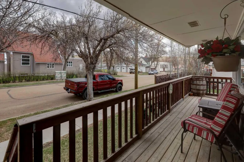 261 2 Avenue W Drumheller AB T0J 0Y4