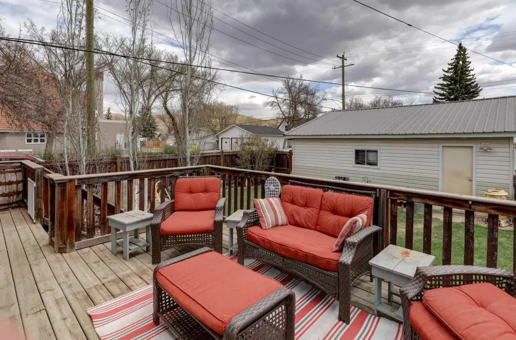 261 2 Avenue W Drumheller AB T0J 0Y4