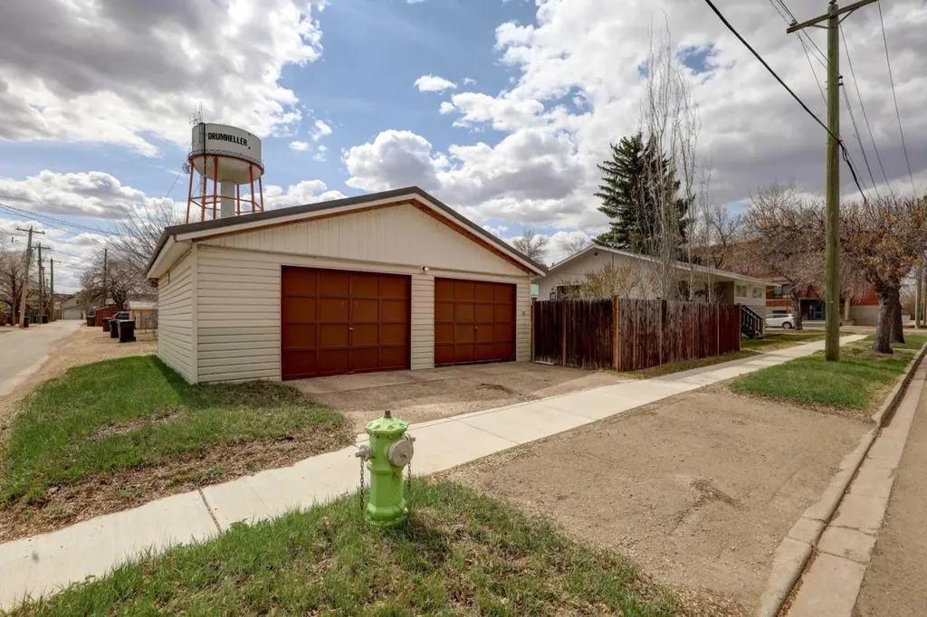 261 2 Avenue W Drumheller AB T0J 0Y4