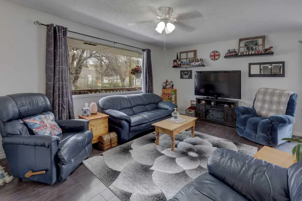 261 2 Avenue W Drumheller AB T0J 0Y4