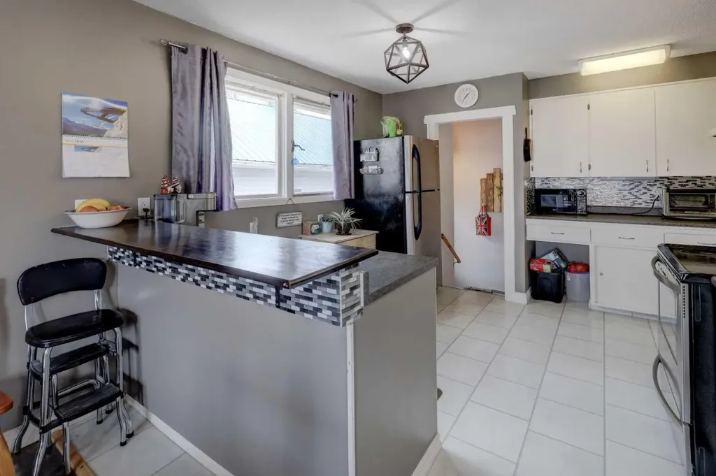 261 2 Avenue W Drumheller AB T0J 0Y4