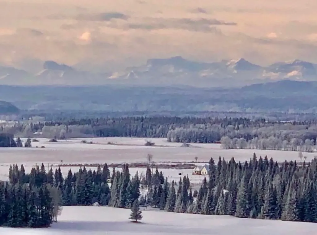 33080 Range Road 61 Rural Mountain View County AB T0M 1X0