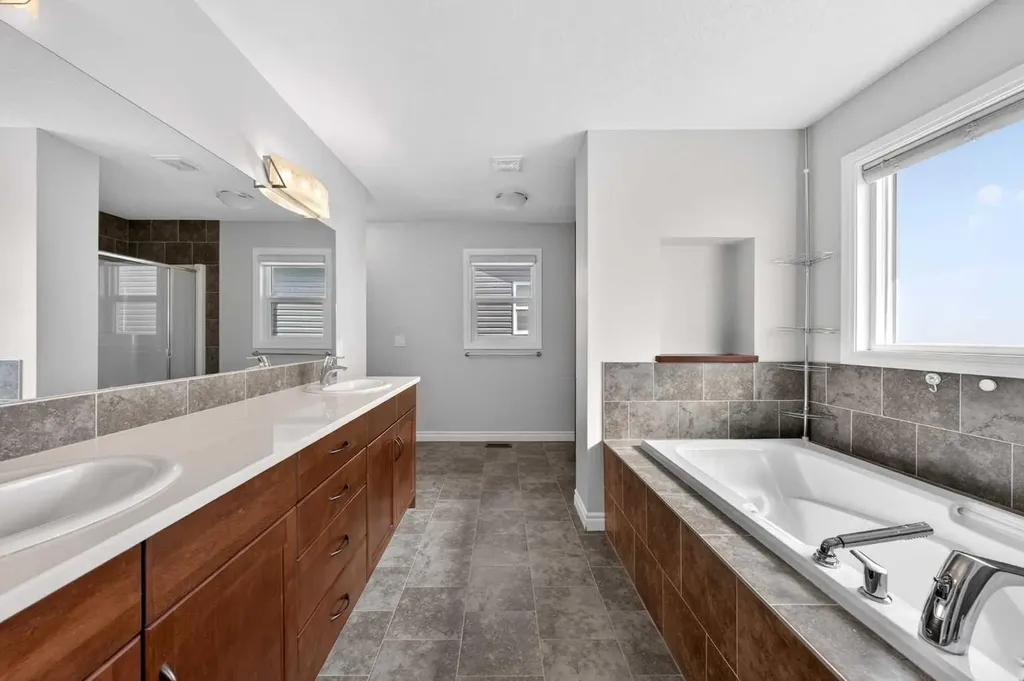 38 Evansfield Terrace NW Calgary AB T3P 0K6