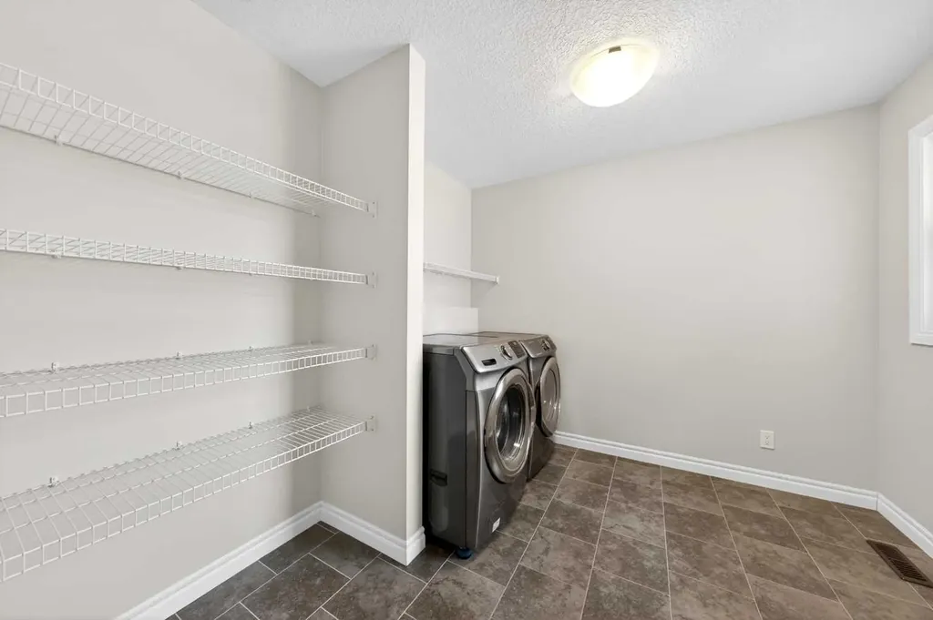 38 Evansfield Terrace NW Calgary AB T3P 0K6