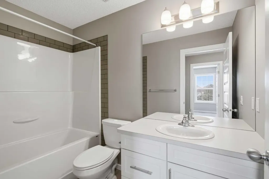 54 Legacy Close SE Calgary AB T2X 0Y9