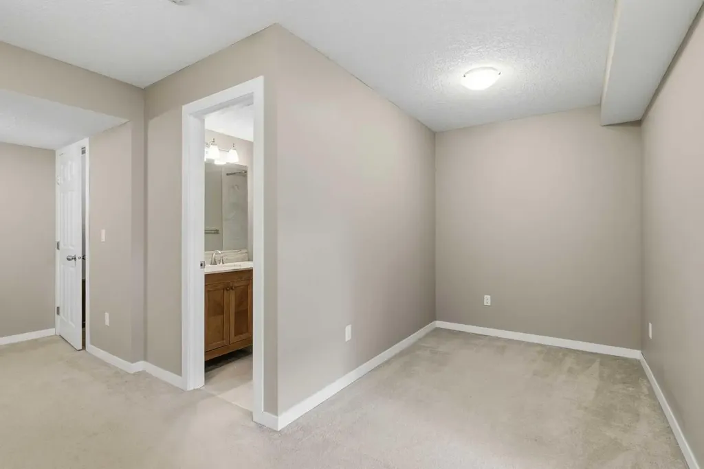 54 Legacy Close SE Calgary AB T2X 0Y9