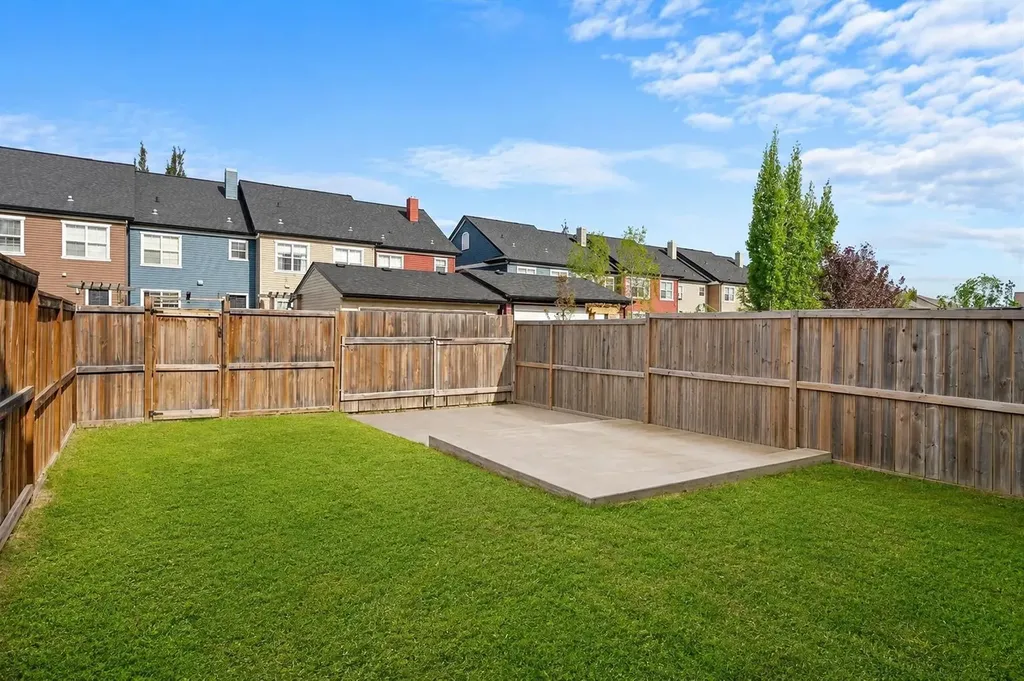 54 Legacy Close SE Calgary AB T2X 0Y9