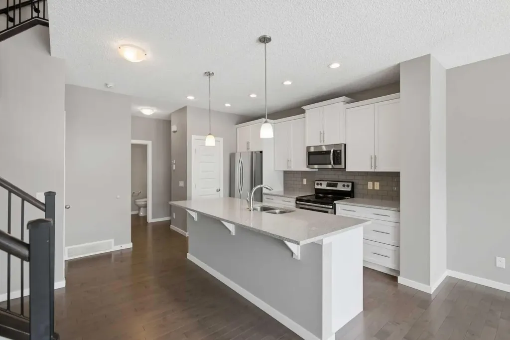 54 Legacy Close SE Calgary AB T2X 0Y9