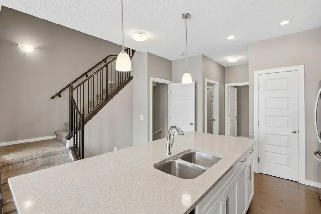 54 Legacy Close SE Calgary AB T2X 0Y9
