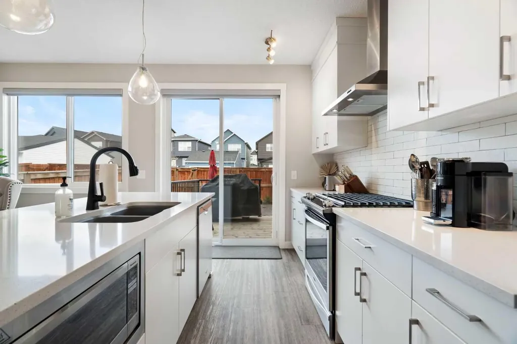 170 Seton Grove SE Calgary AB T3M 2Y9